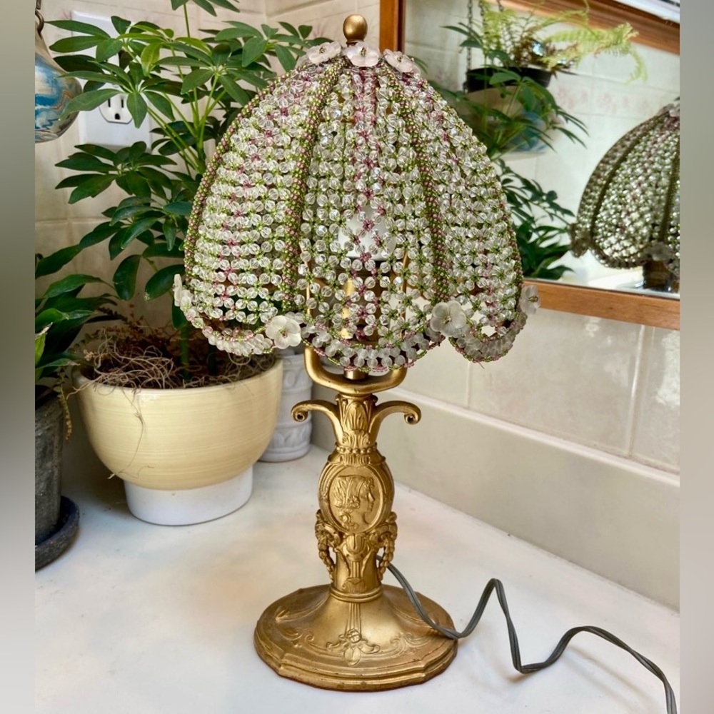 Beautiful Gold Antique Cameo Lamp w Glass Beaded Shade